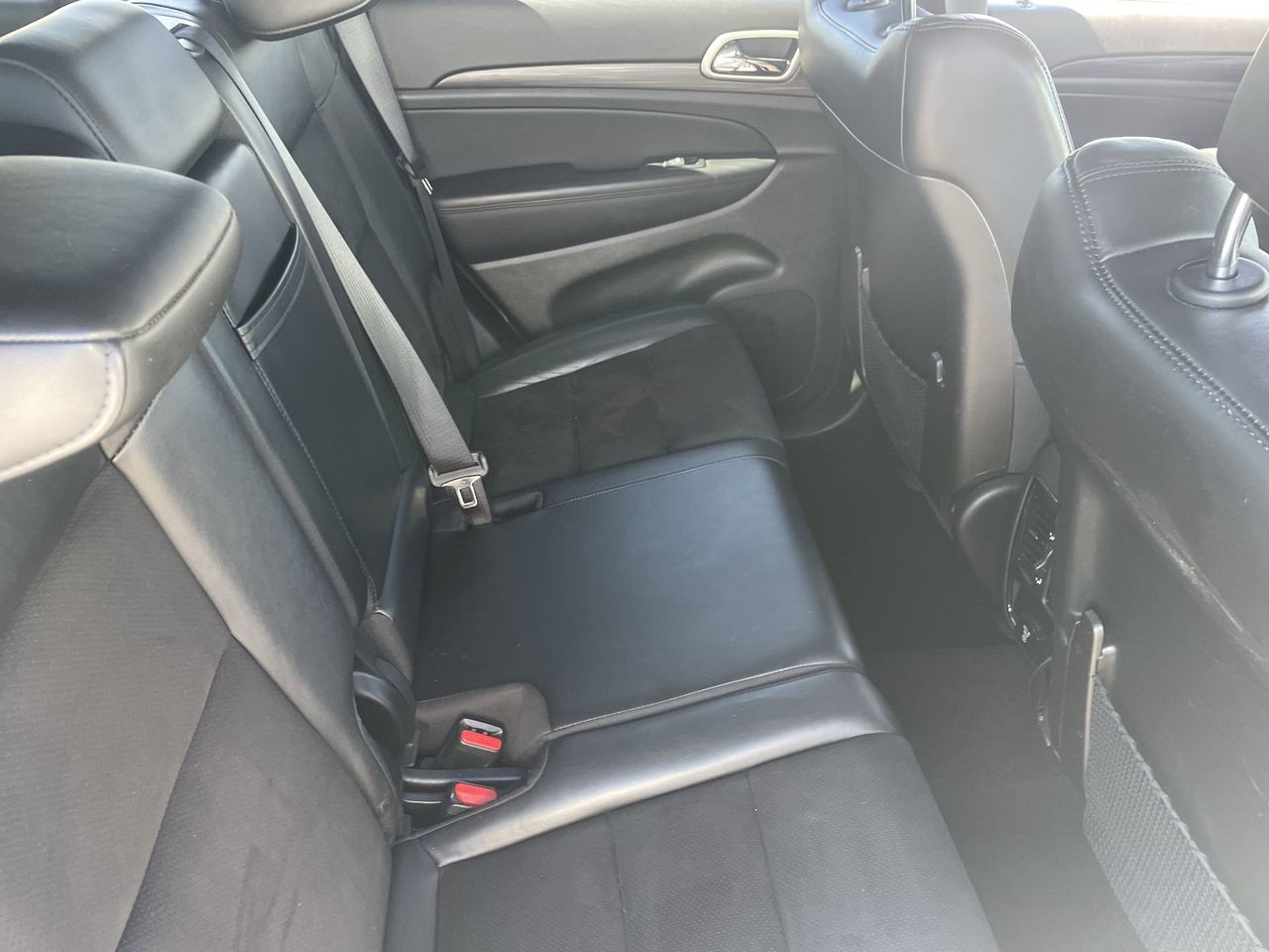 Used 2020 Bright White Jeep Laredo image 12