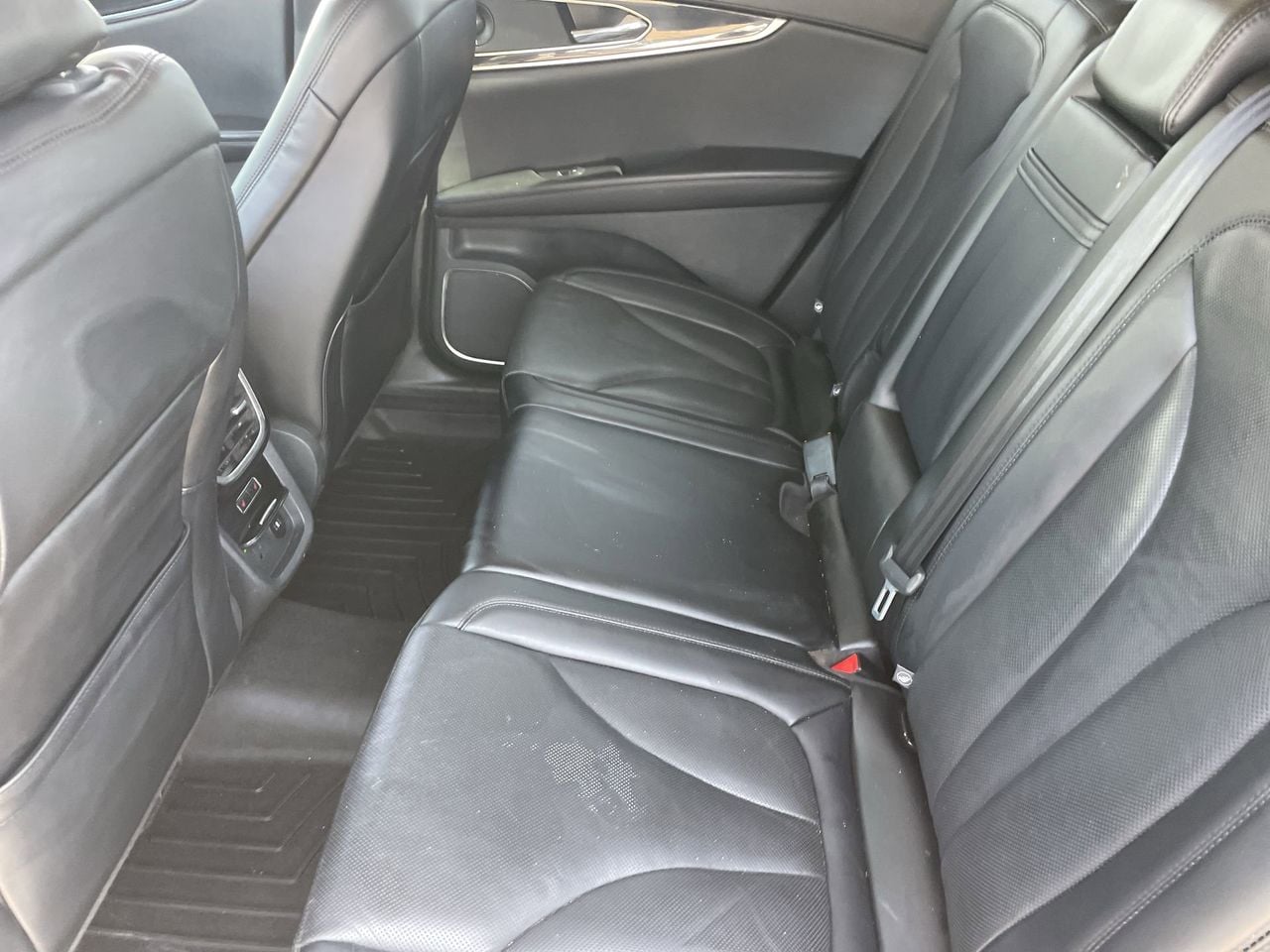 Used 2022 Asher Gray Lincoln Reserve image 16