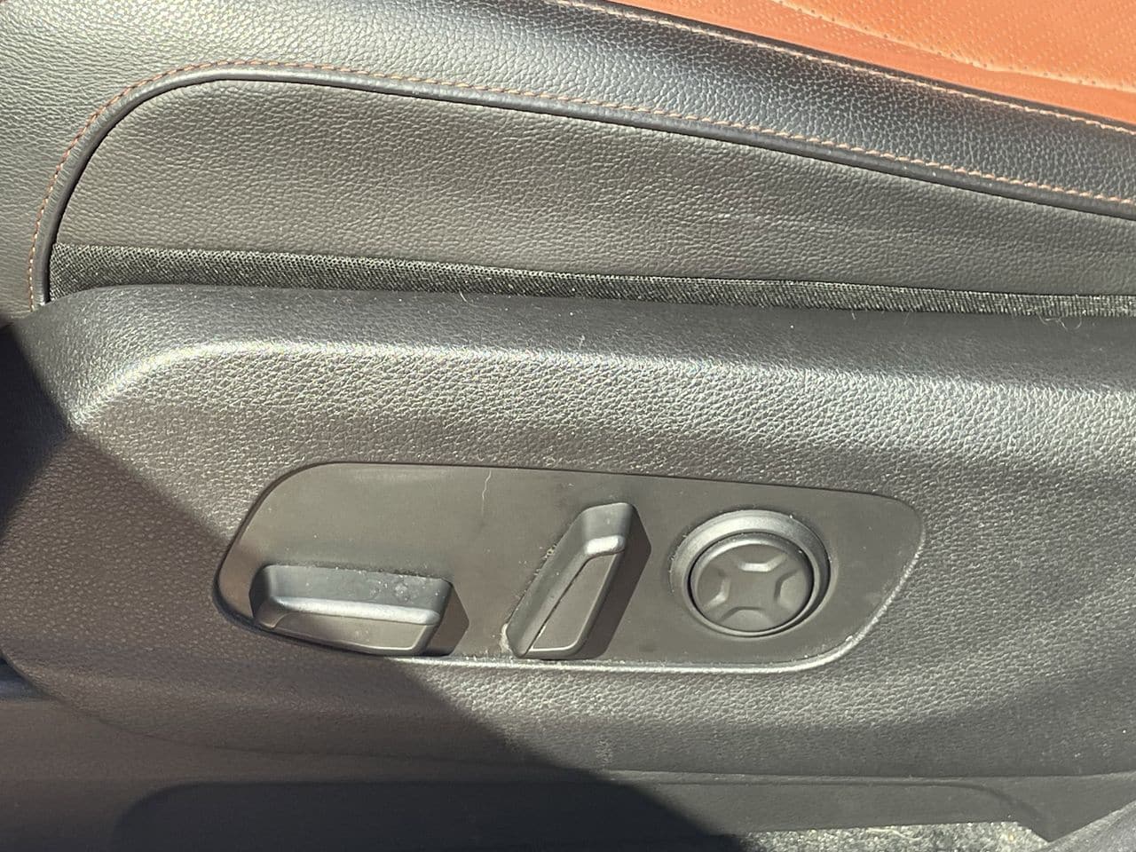 Certified Used 2024 Snow White Pearl Kia SX image 11