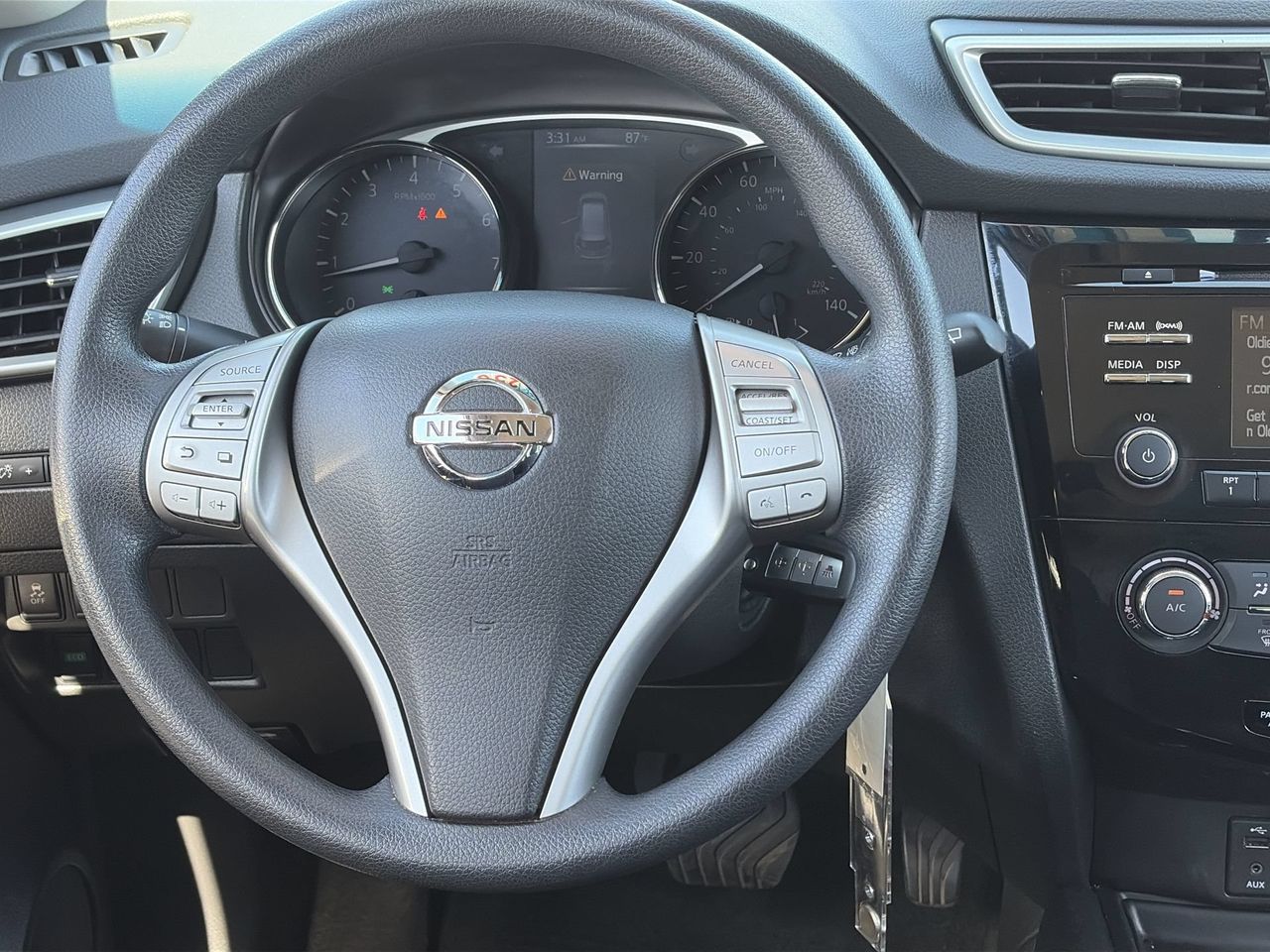 Used 2016 Glacier White Nissan S image 13