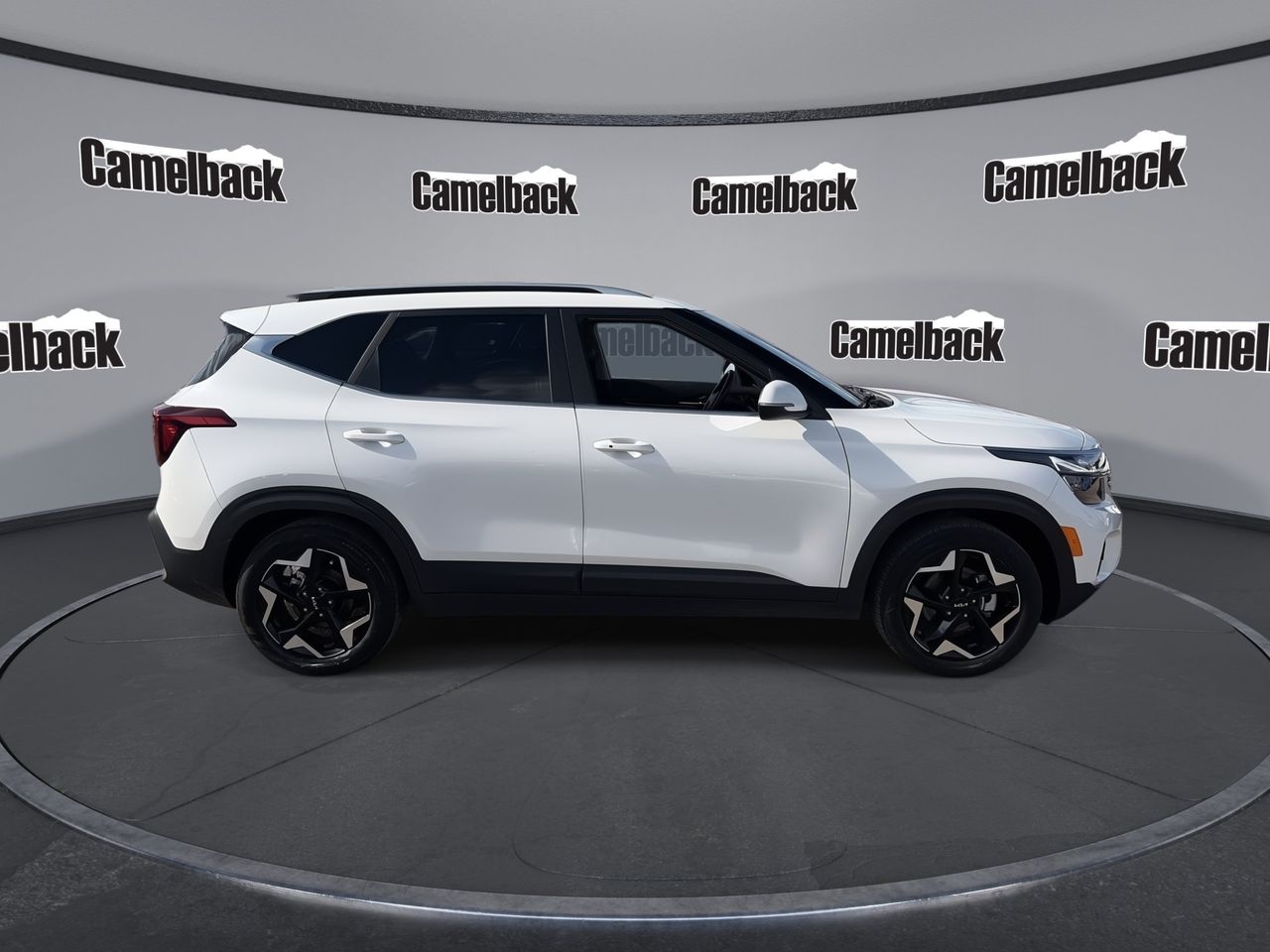 Certified Used 2025 Snow White Pearl Kia EX image 8