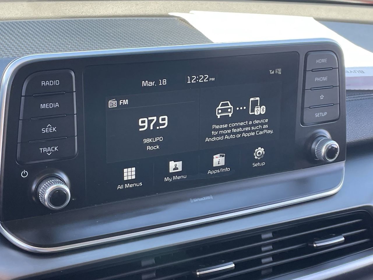 Used 2020 Everlasting Silver Kia S image 24