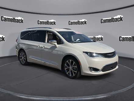 2017 Chrysler Pacifica Limited Van