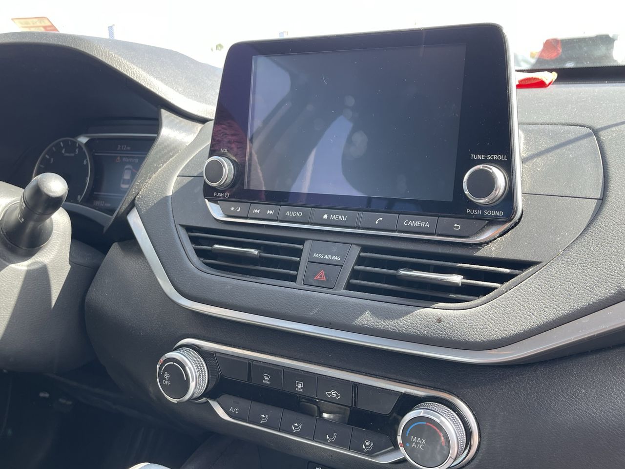 Used 2019 Glacier White Nissan 2.5 S image 5