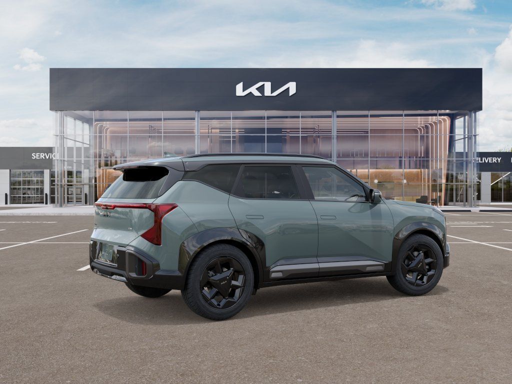 New 2027 Iceberg Green Kia X-Line S image 6