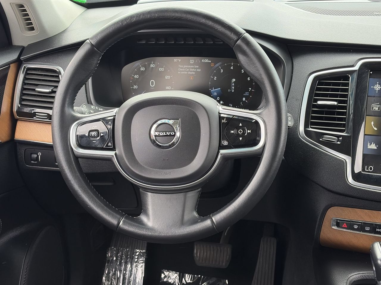 Used 2021 Denim Blue Volvo T6 Momentum 7 Passenger image 13
