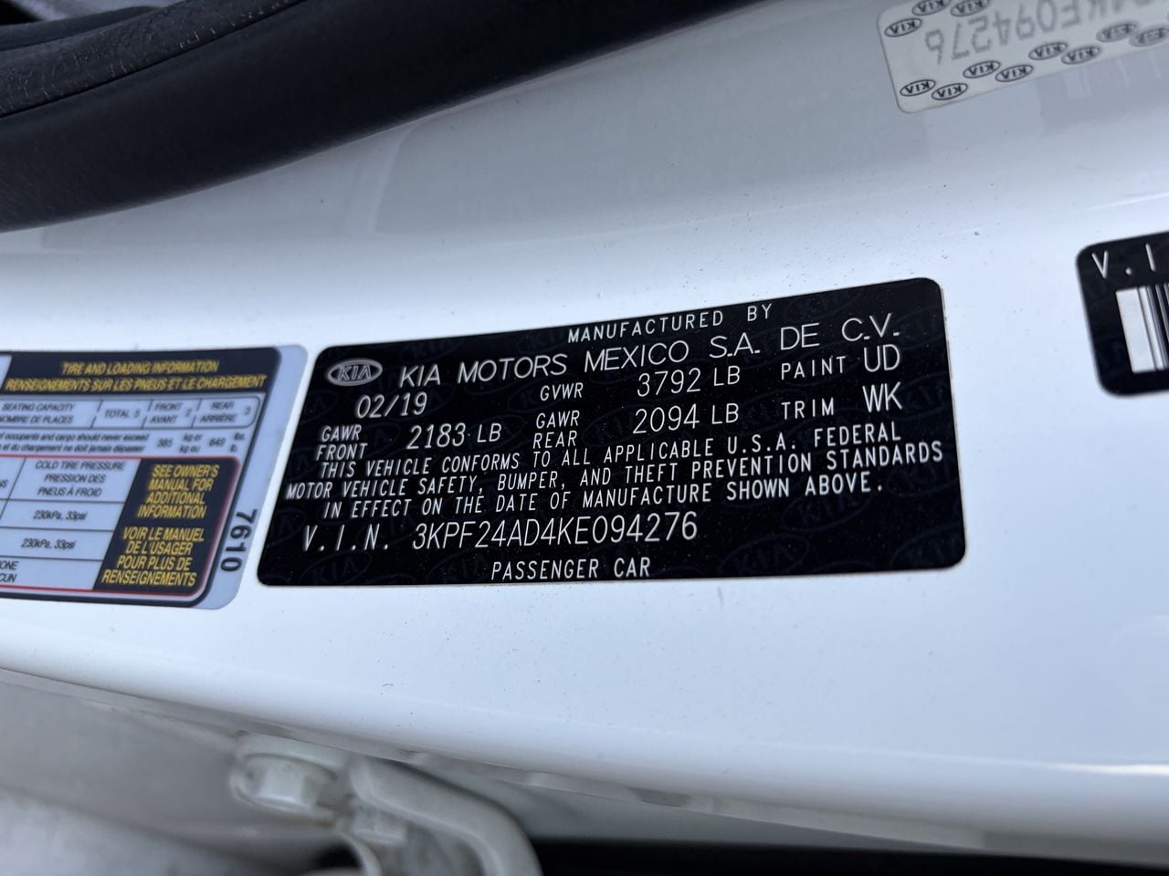 Used 2019 Clear White Kia LXS image 10