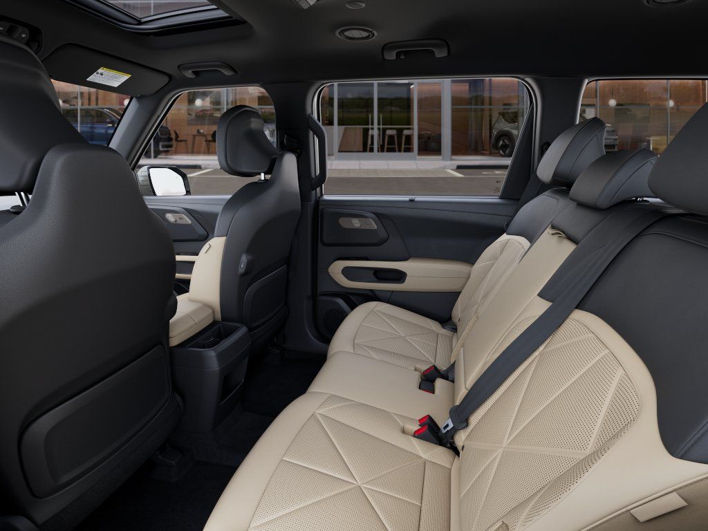 New 2027 Ivory Silver Kia EX image 18