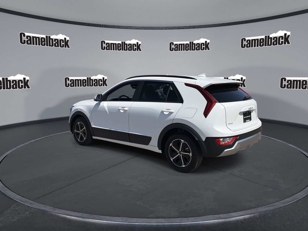 Certified Used 2025 Snow White Pearl Kia EX image 5