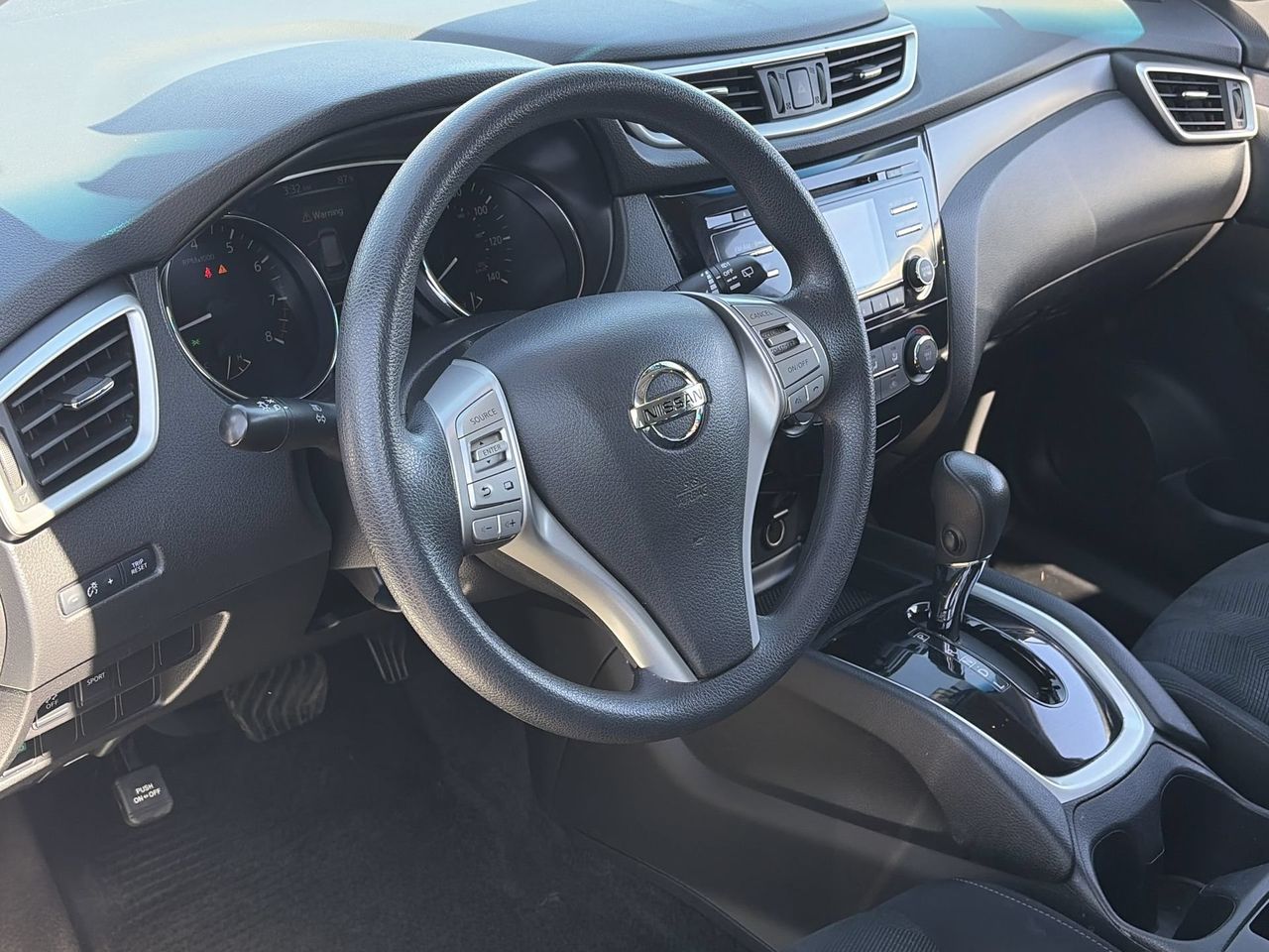 Used 2016 Glacier White Nissan S image 17
