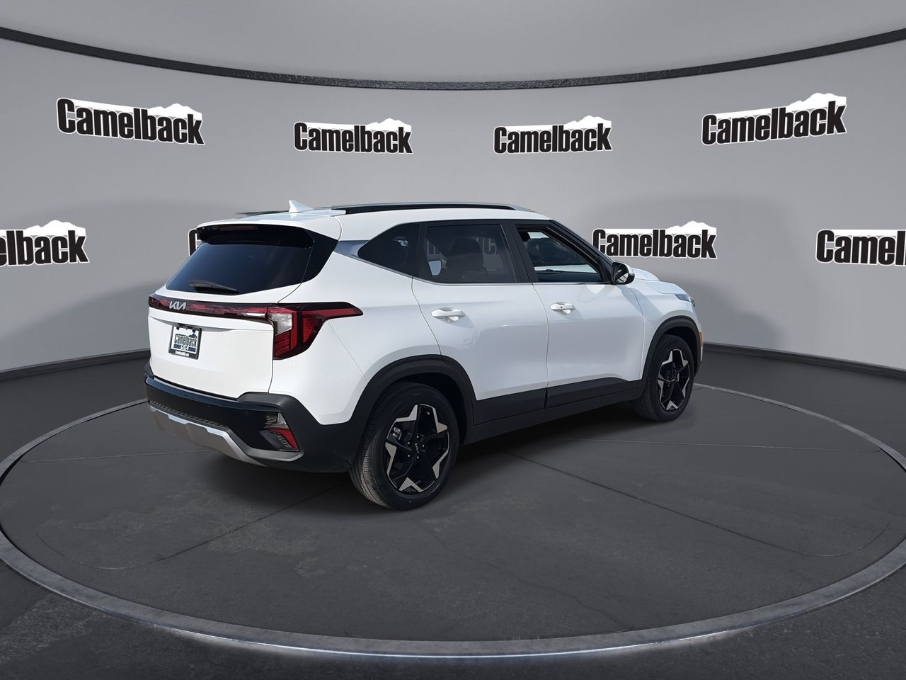 Certified Used 2025 Snow White Pearl Kia EX image 7