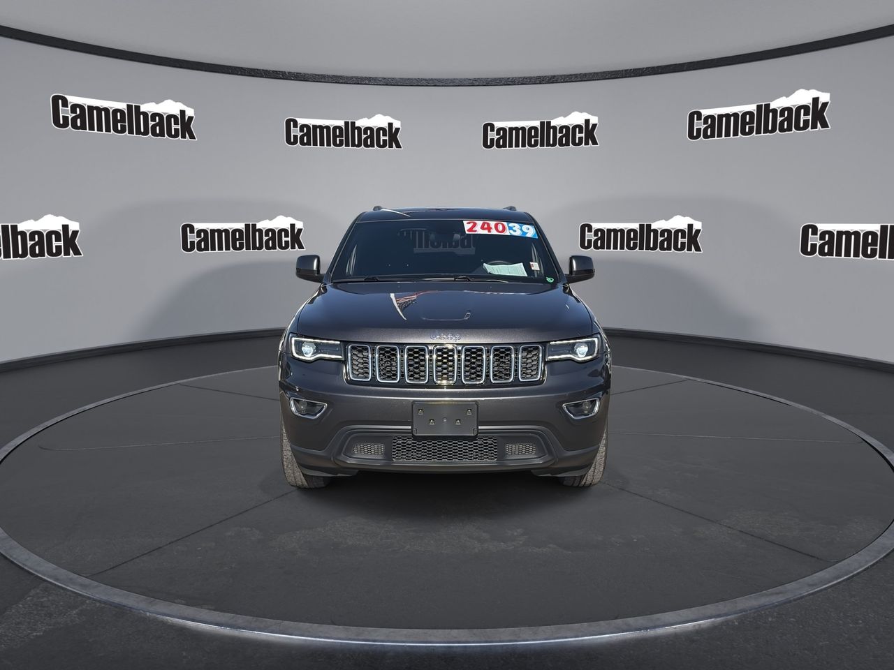Used 2020 Granite Crystal Jeep Laredo image 2