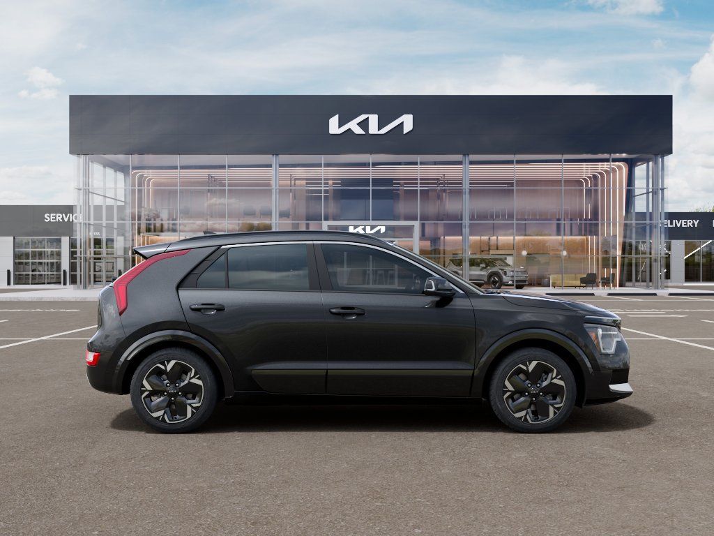 New 2026 Interstellar Gray Kia Wind image 7