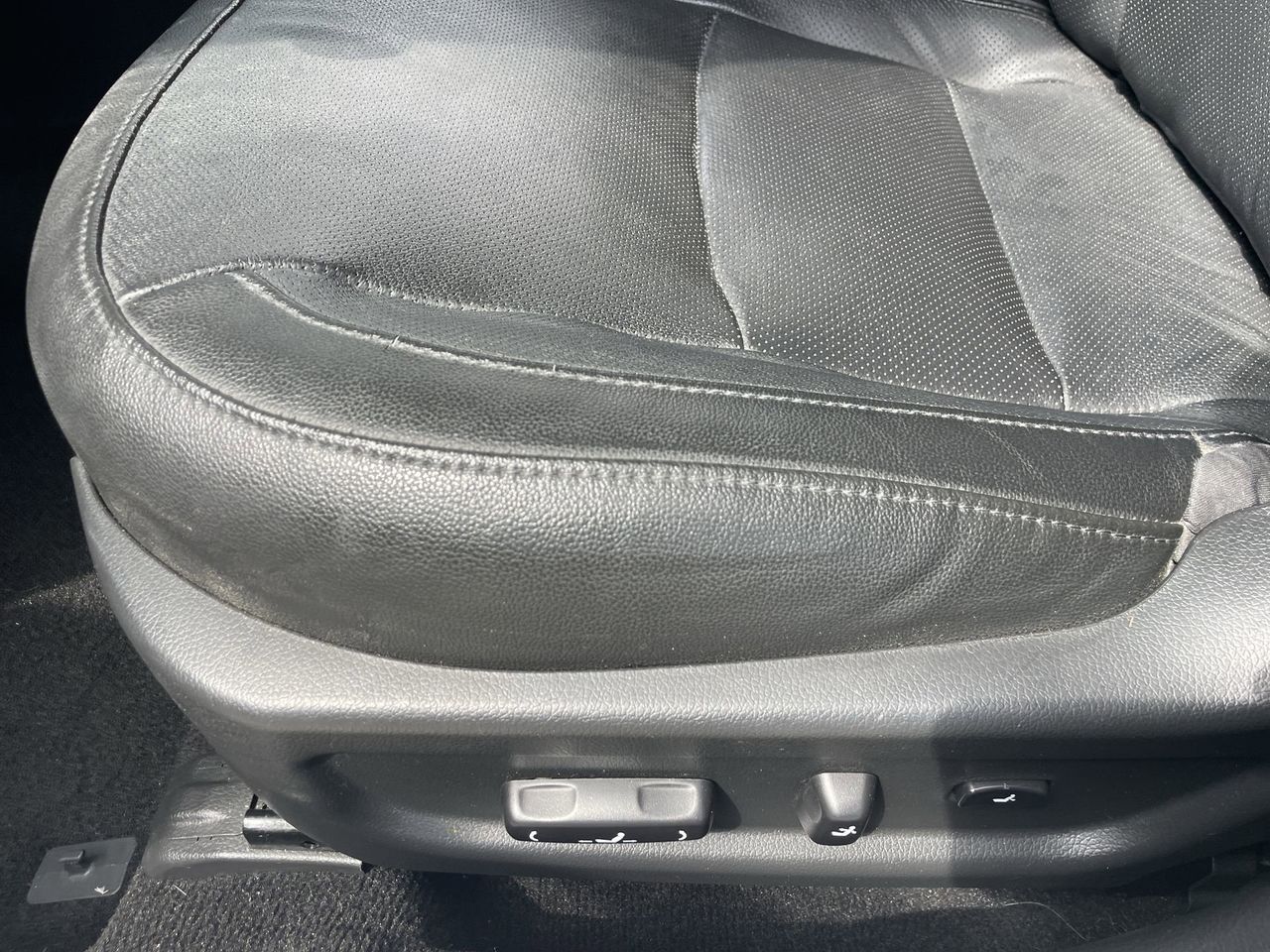 Used 2015 Titanium Silver Kia SX Turbo FWD image 19