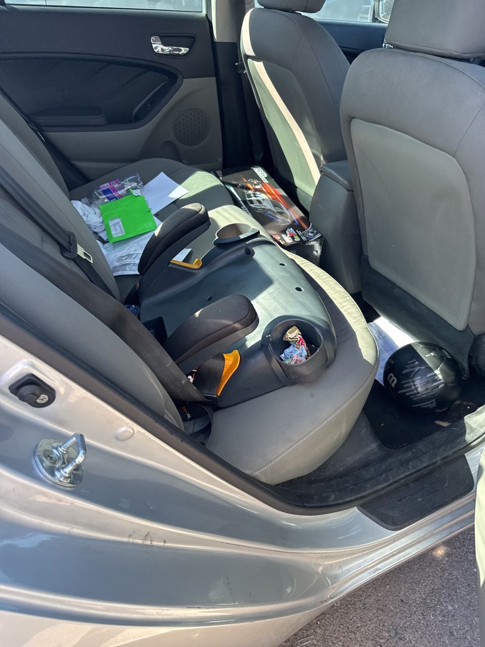 Used 2016 Silky Silver Kia LX FWD image 9