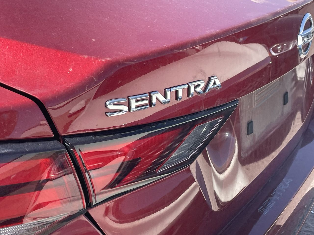 Used 2022 Scarlet Ember Tintcoat Nissan SV image 10