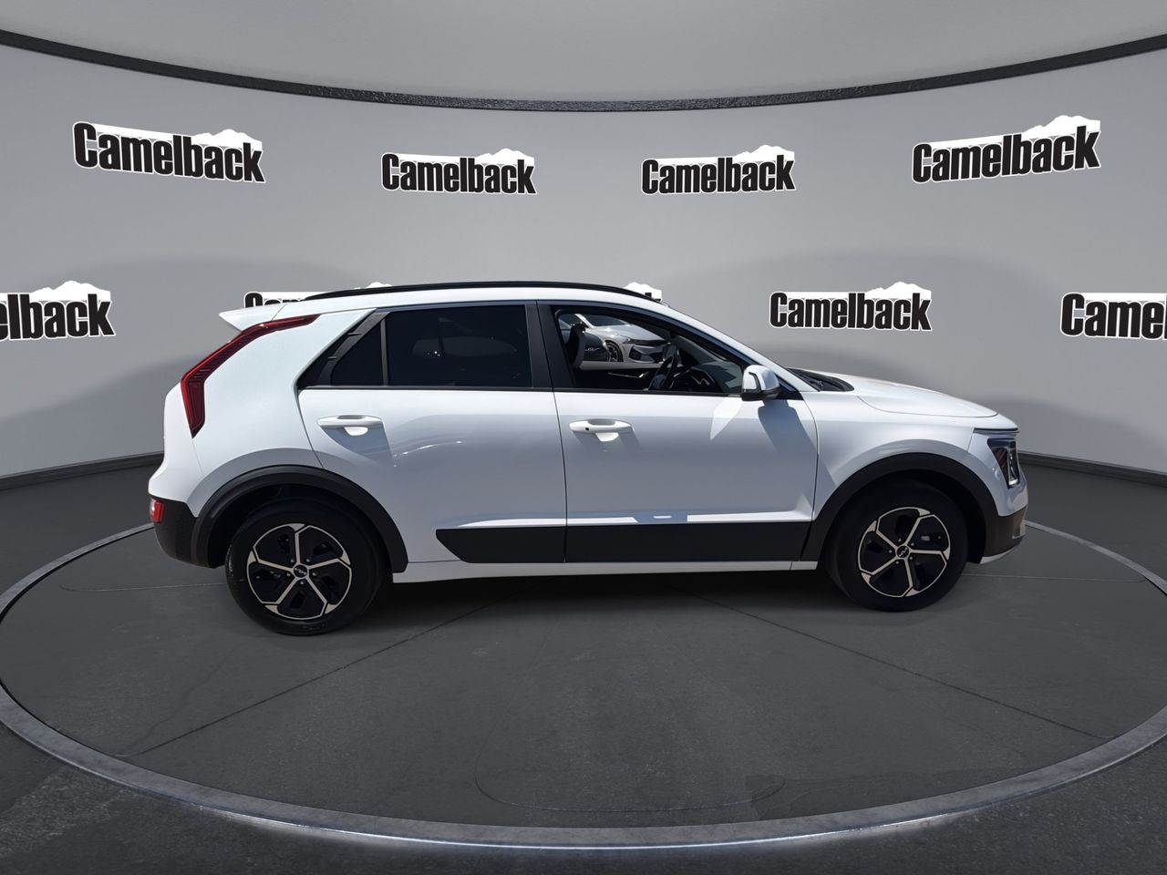 Certified Used 2025 Snow White Pearl Kia EX image 8