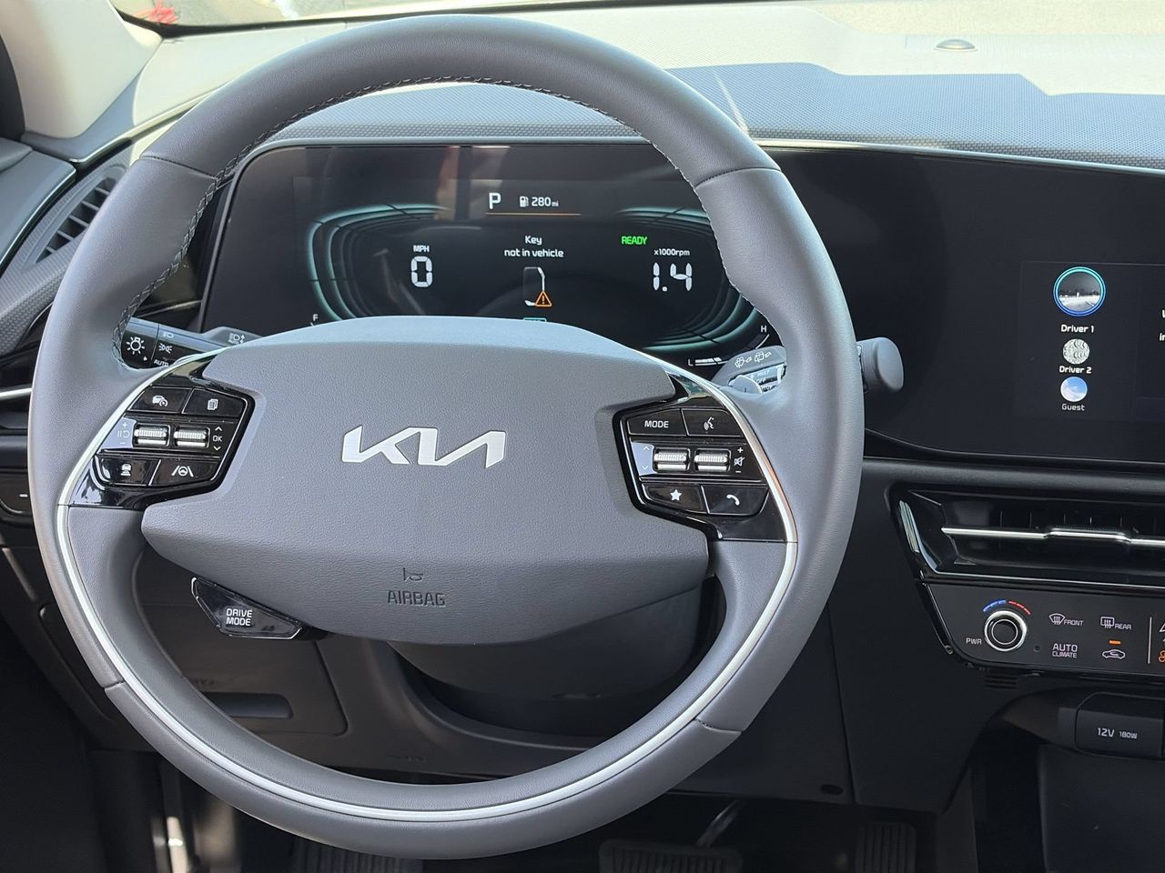Certified Used 2025 Snow White Pearl Kia EX image 13