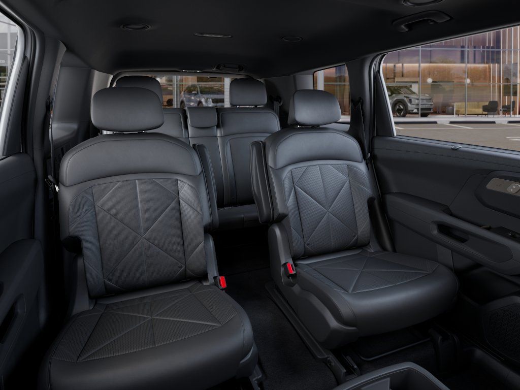 New 2027 Glacial White Pearl Kia EX image 16