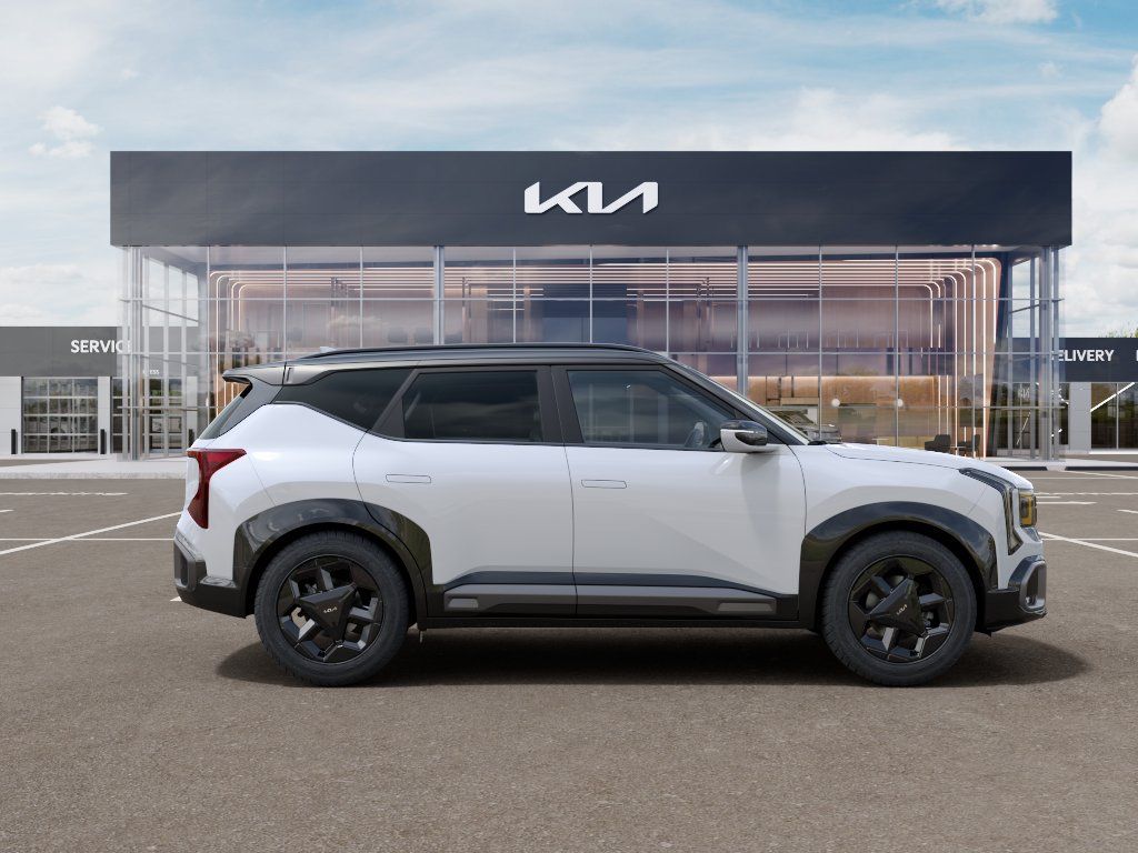 New 2027 Snow White Pearl/Black Roof Kia X-Line S image 7