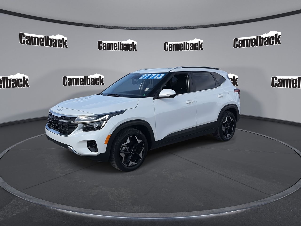 Certified Used 2025 Snow White Pearl Kia EX image 3