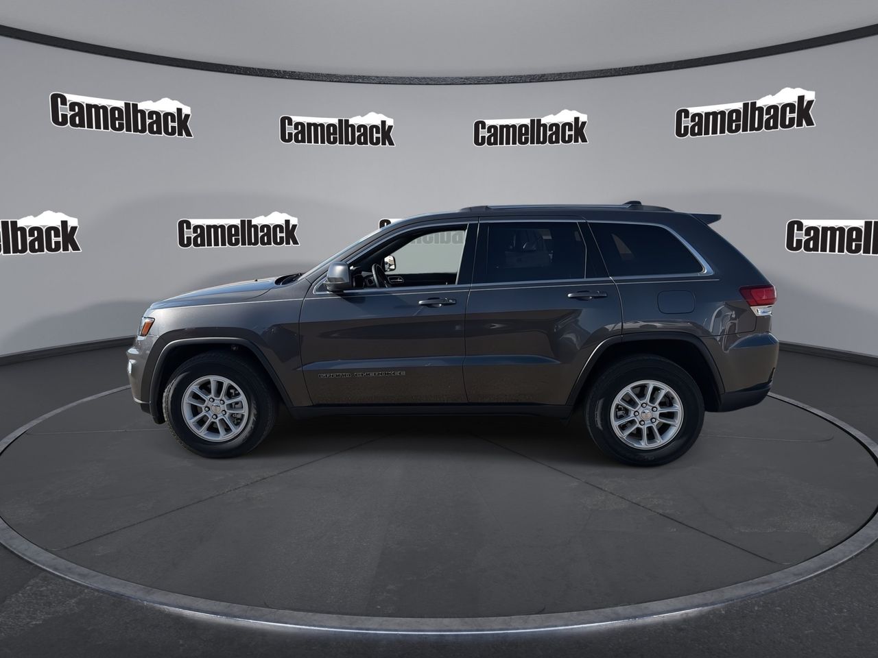 Used 2020 Granite Crystal Jeep Laredo image 4