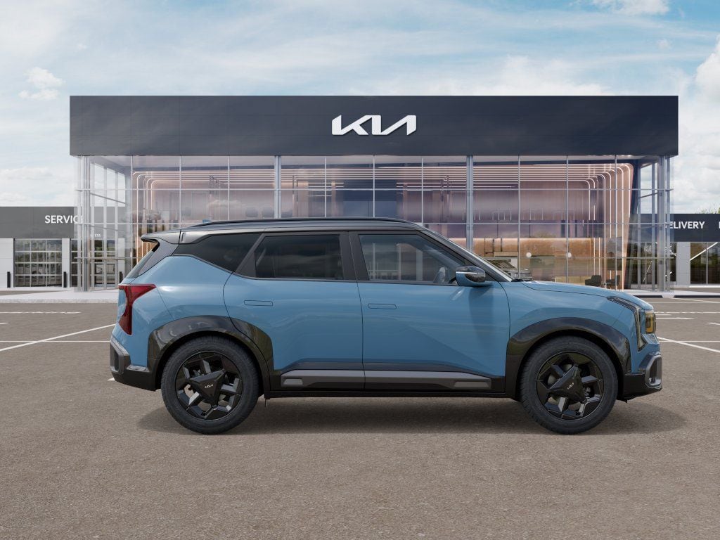 New 2027 Frost Blue/Black Roof Kia X-Line S image 7
