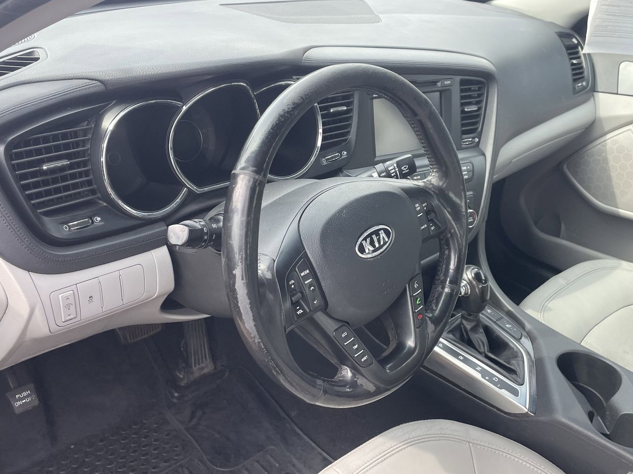 Used 2011 Ebony Black Kia EX image 7