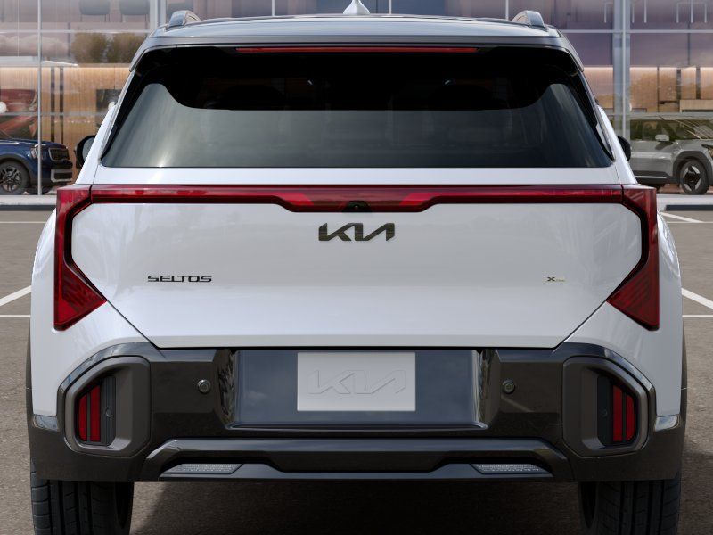 New 2027 Snow White Pearl/Black Roof Kia X-Line S image 13