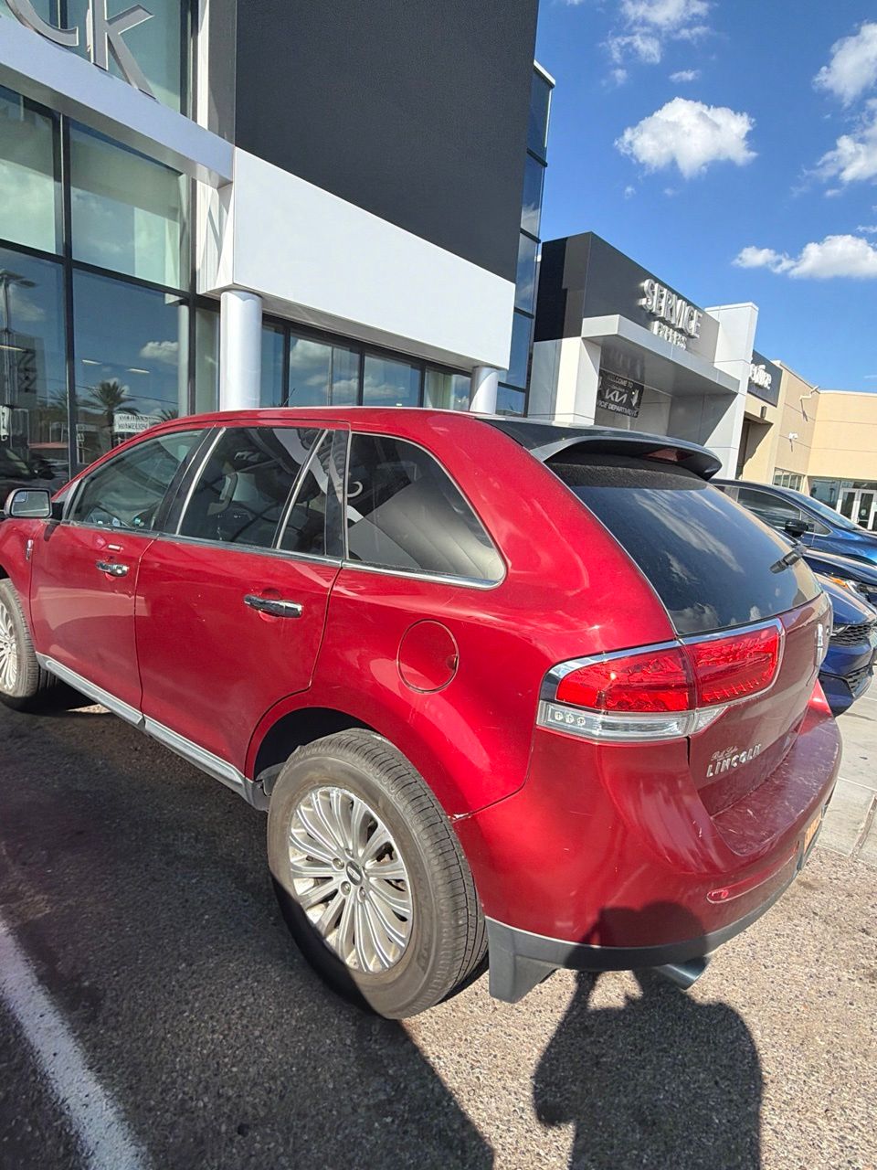 Used 2013 Ruby Lincoln Base image 8