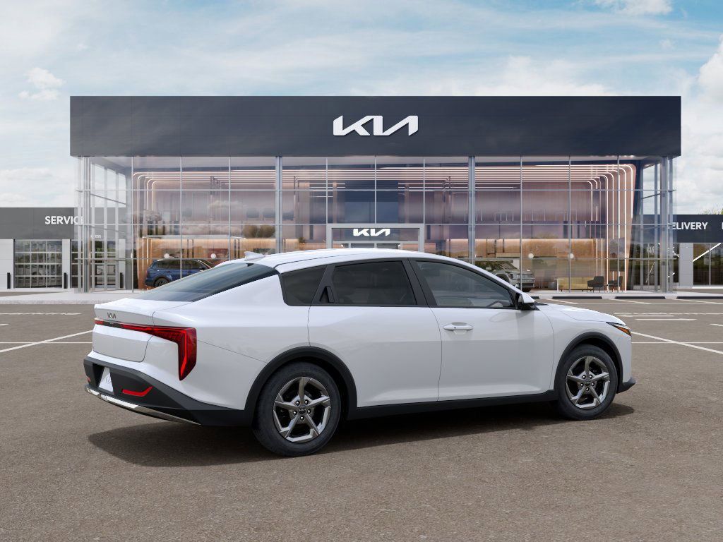 New 2026 Snow White Pearl Kia LXS image 6