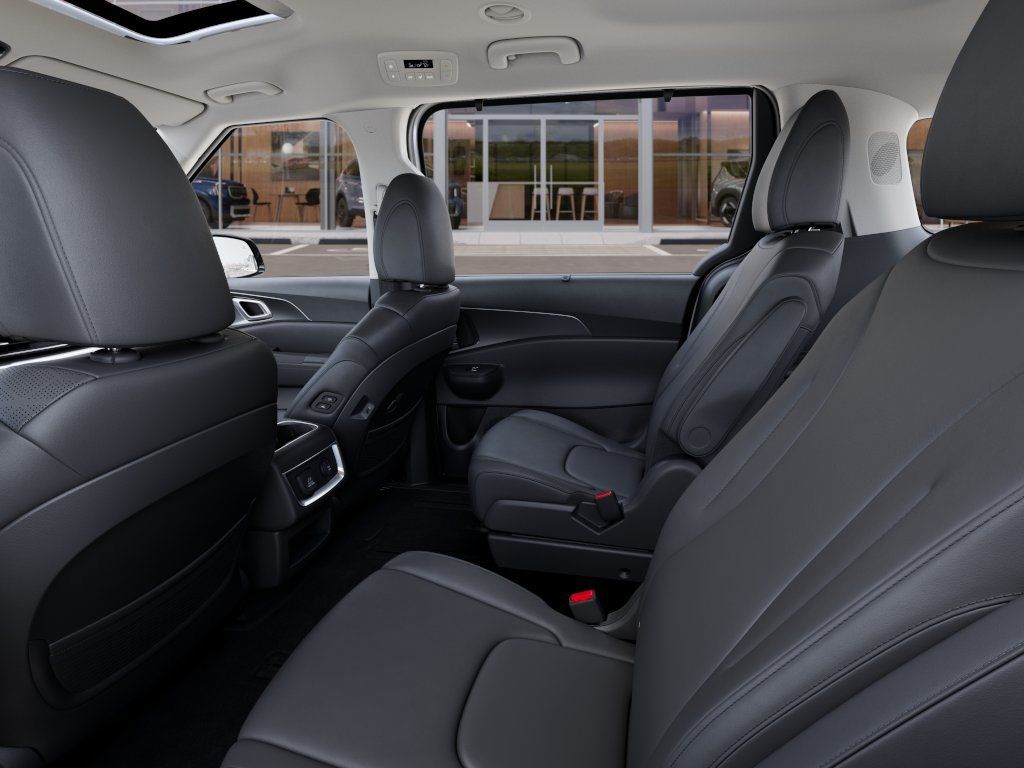 New 2027 Snow White Pearl Kia SX image 18