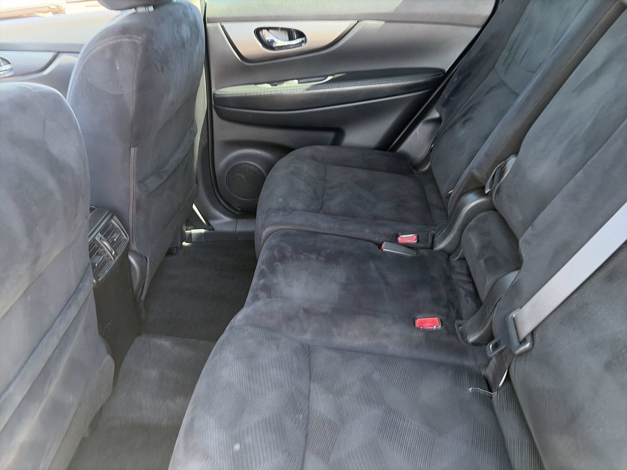 Used 2016 Glacier White Nissan S image 16