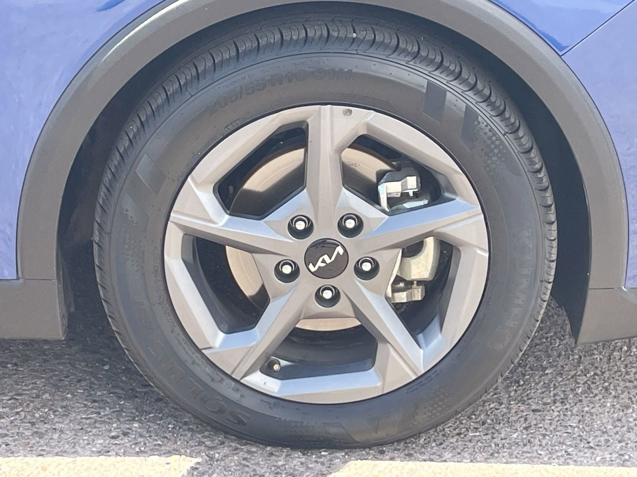 Certified Used 2025 Deep Sea Blue Kia  image 9
