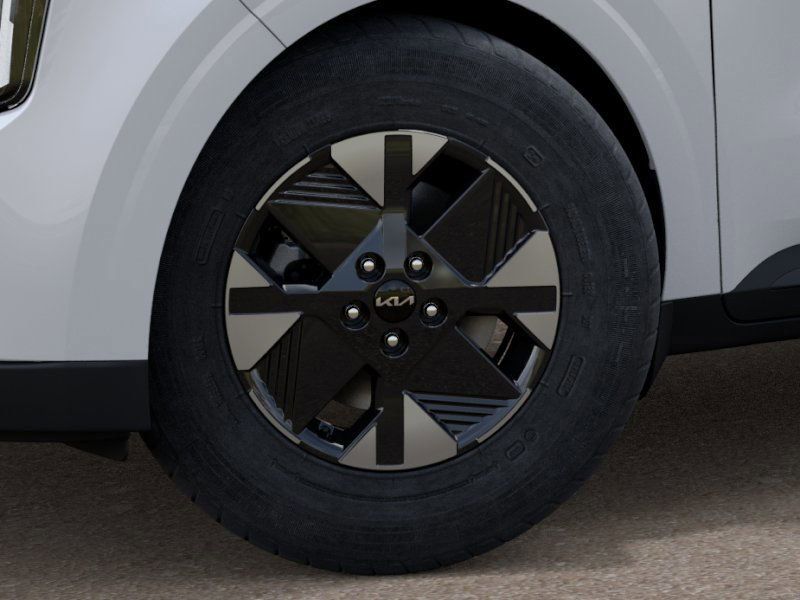 New 2026 Snow White Pearl Kia LXS image 9