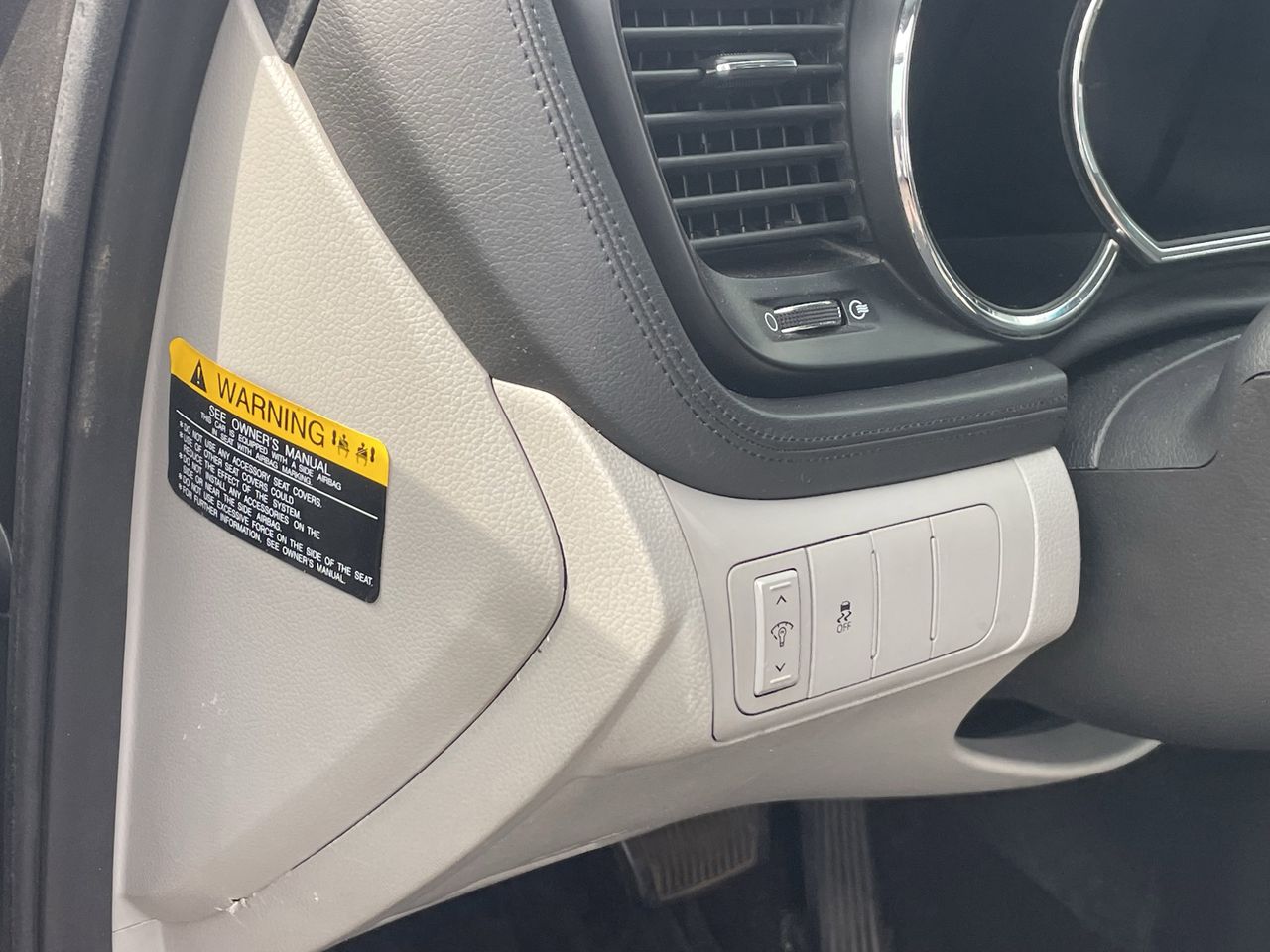 Used 2011 Ebony Black Kia EX image 11