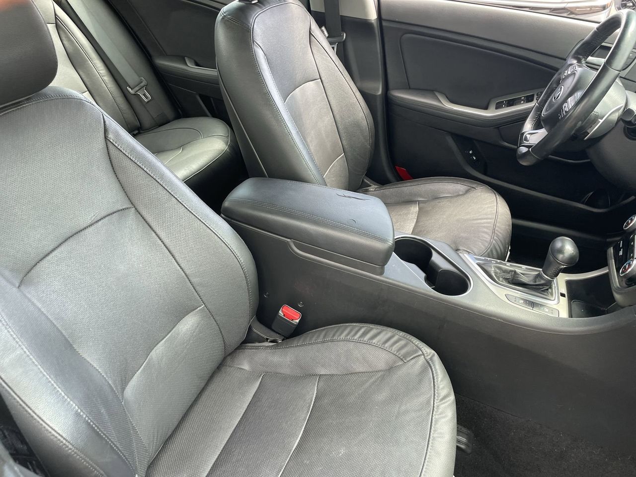 Used 2015 Titanium Silver Kia SX Turbo FWD image 10