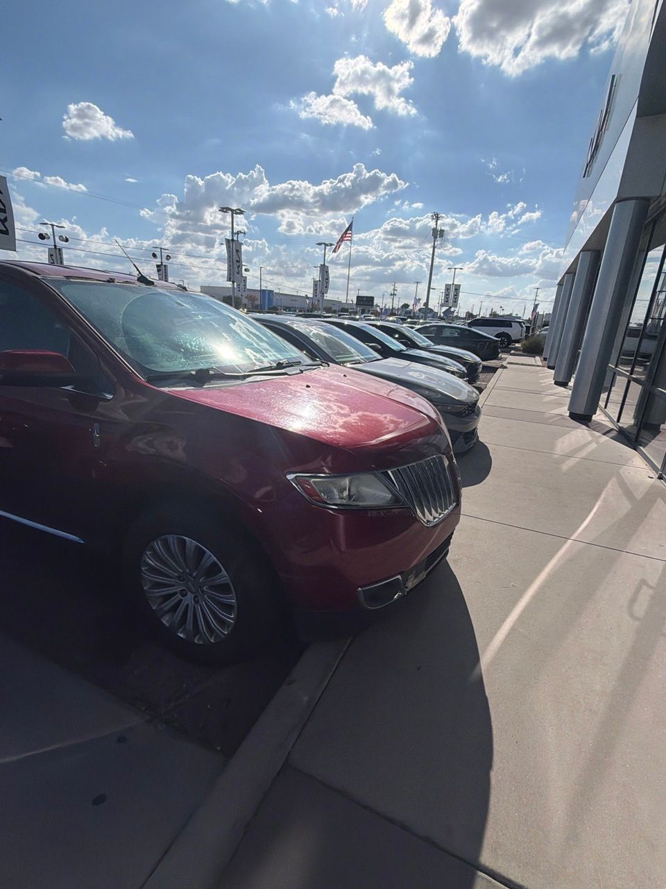 Used 2013 Ruby Lincoln Base image 4