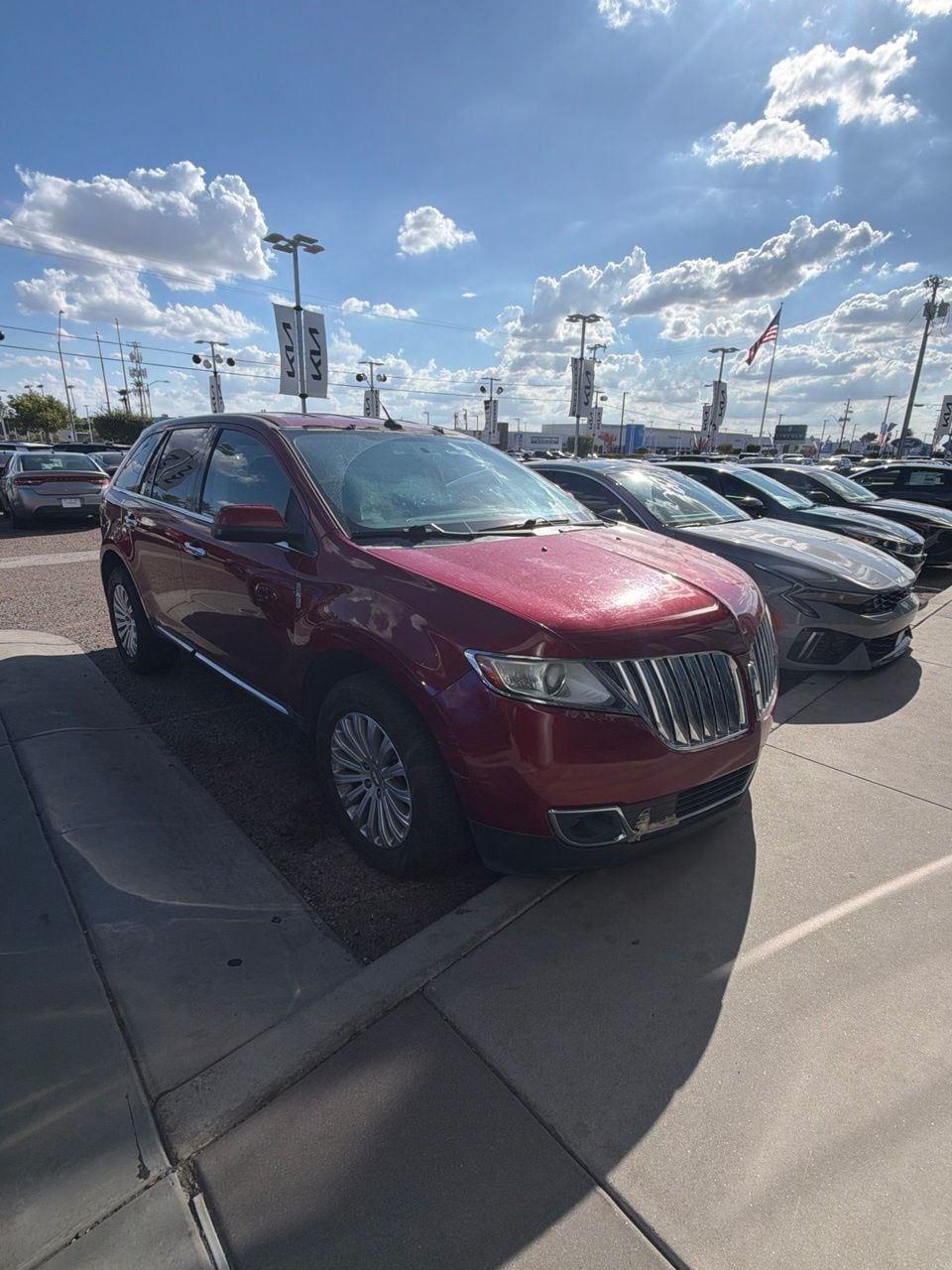 Used 2013 Ruby Lincoln Base image 3
