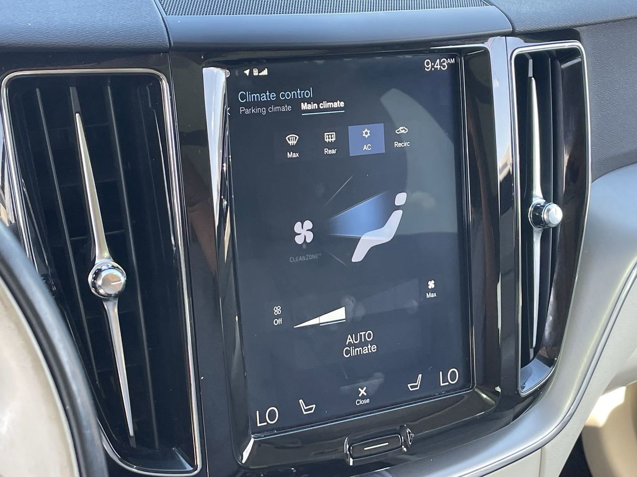 Used 2019 Onyx Black Volvo T5 Momentum image 24