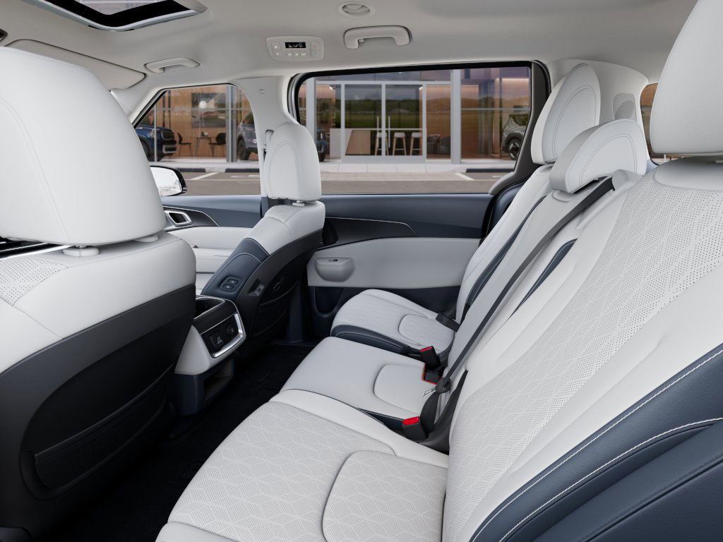 New 2026 Ceramic Silver Kia SX image 18