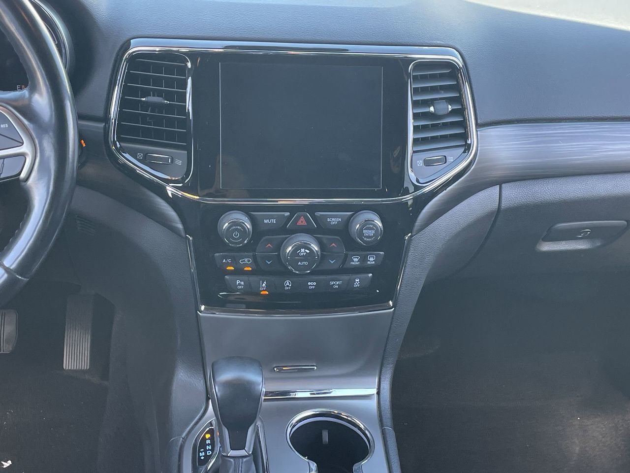 Used 2020 Bright White Jeep Laredo image 14