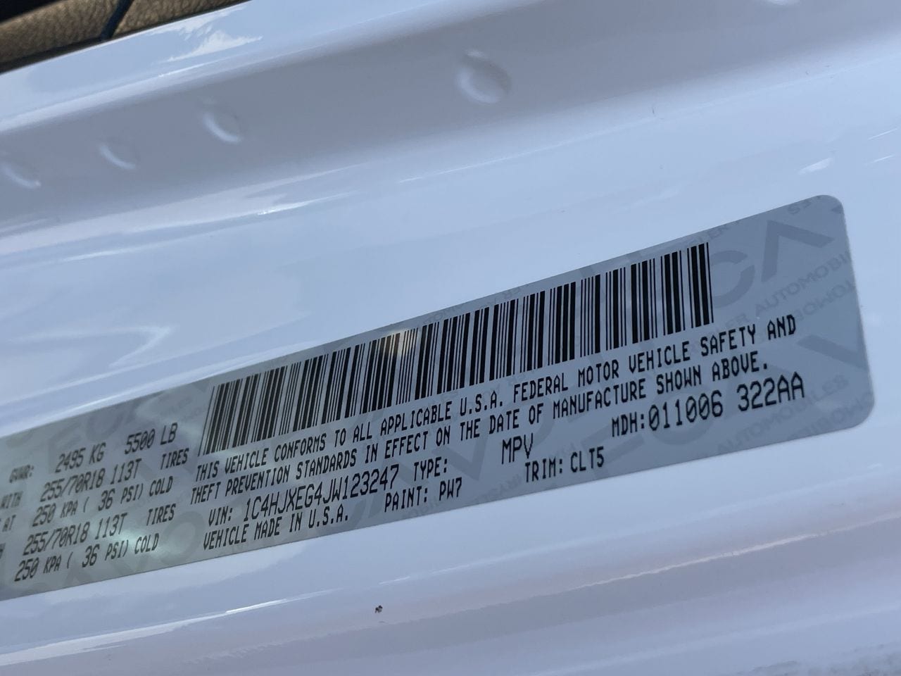 Used 2018 Bright White Jeep Unlimited Sahara 4x4 image 18