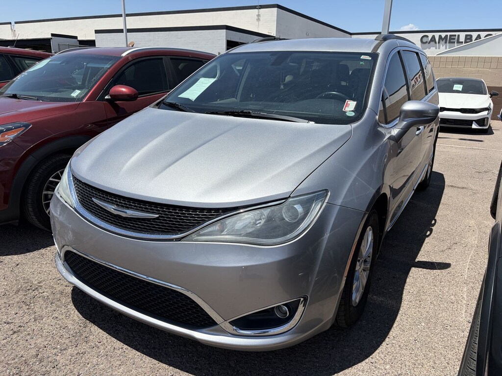 Used 2017 Chrysler Pacifica Touring-L Van