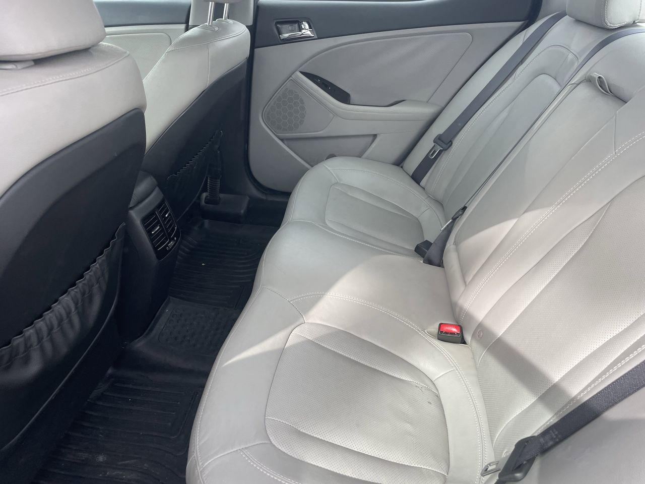 Used 2011 Ebony Black Kia EX image 12