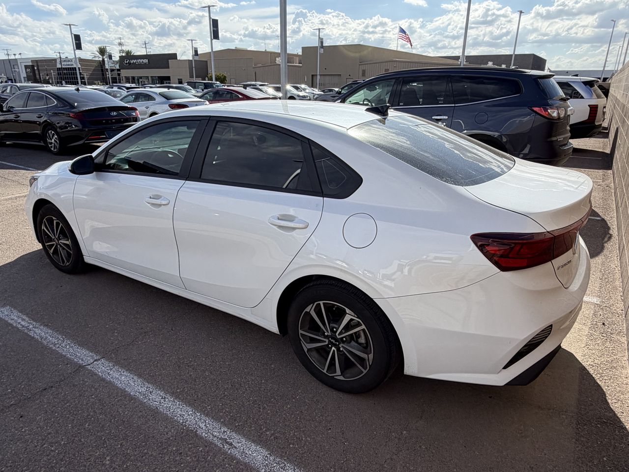 Certified Used 2024 Snow White Pearl Kia LXS image 7