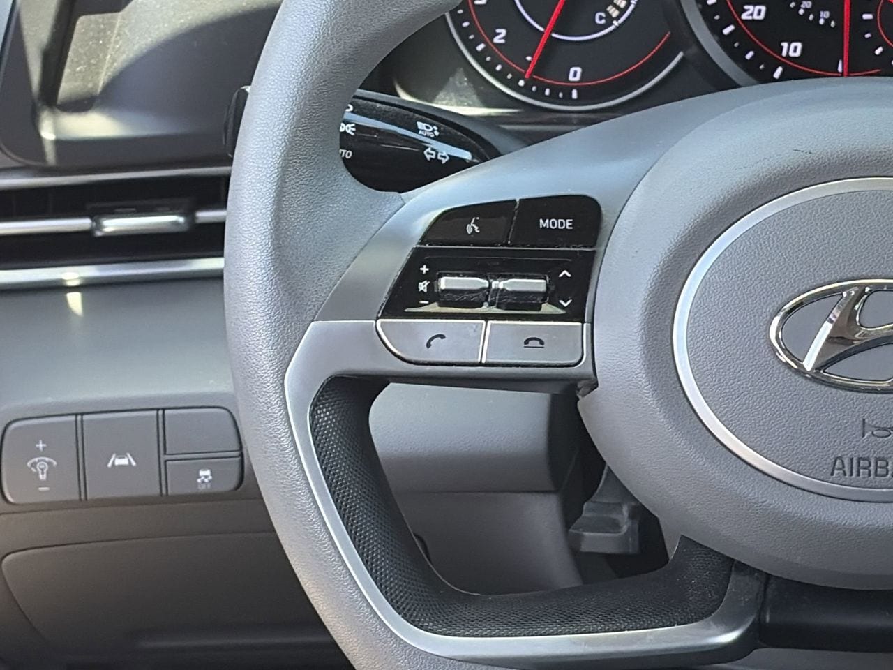2023 Hyundai Elantra SEL - Photo 22