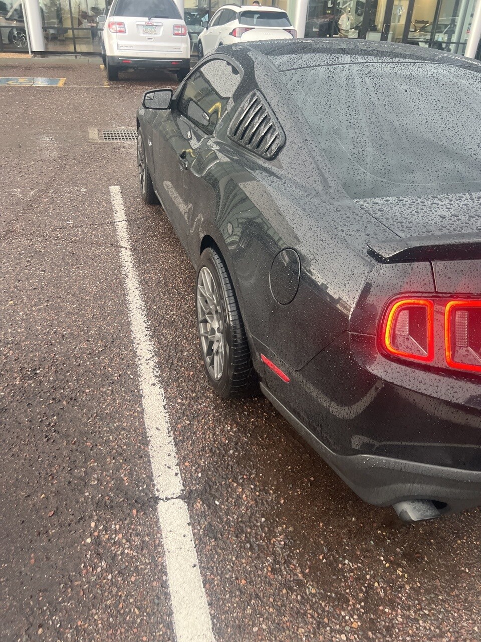 2011 Ford Mustang GT Premium photo 2