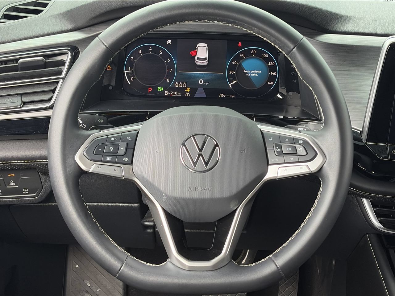 Used 2024 Silver Mist Volkswagen 2.0T SE w/Technology image 21