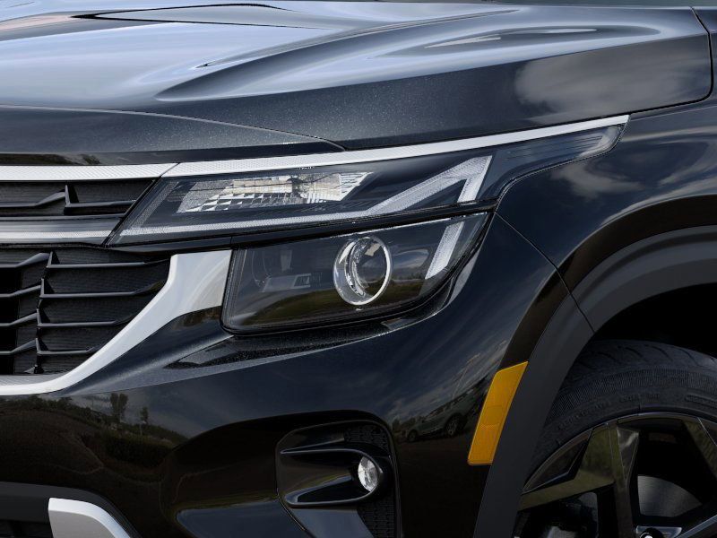 New 2026 Fusion Black Kia EX image 10